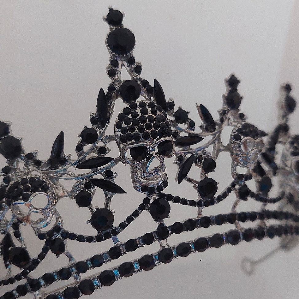 Through The Veil Gothic Goddess Sparkling Black Skull Tiara New